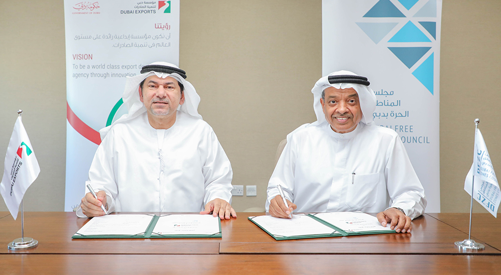 (right to left) Dr Juma Al Matrooshi and Saed Alawadi signing the MoU