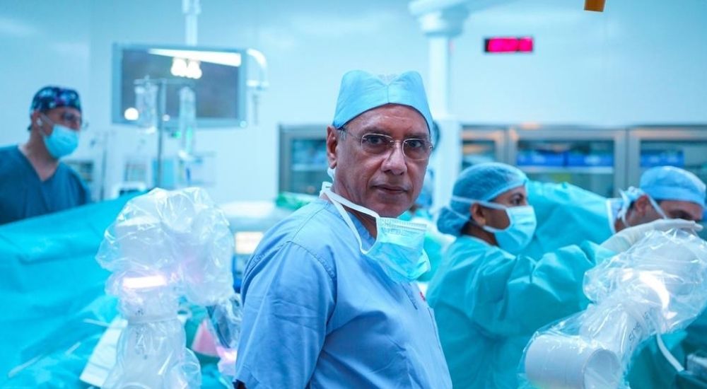 Dr Girish Juneja an experienced Laparoscopic and General Surgeon in the UAE.